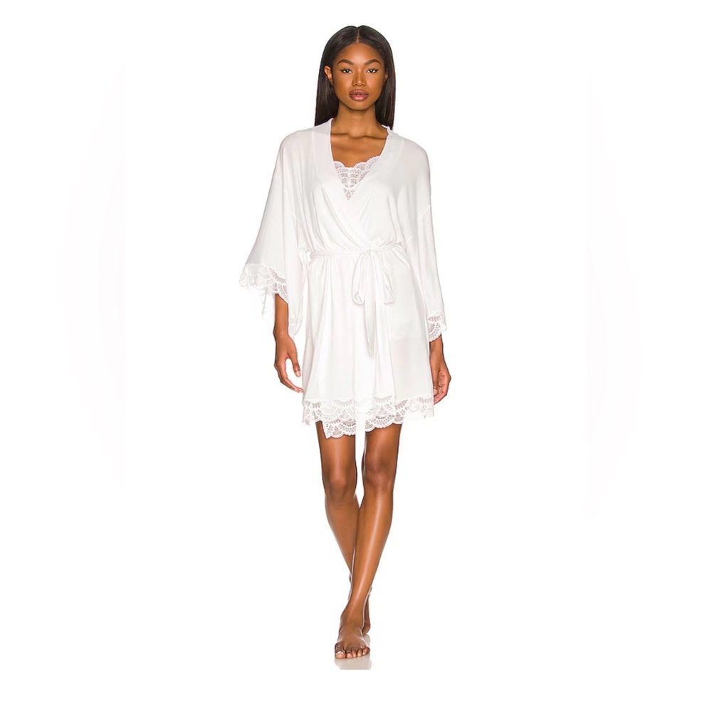 Eberjey White Lace-Trim Short Robe